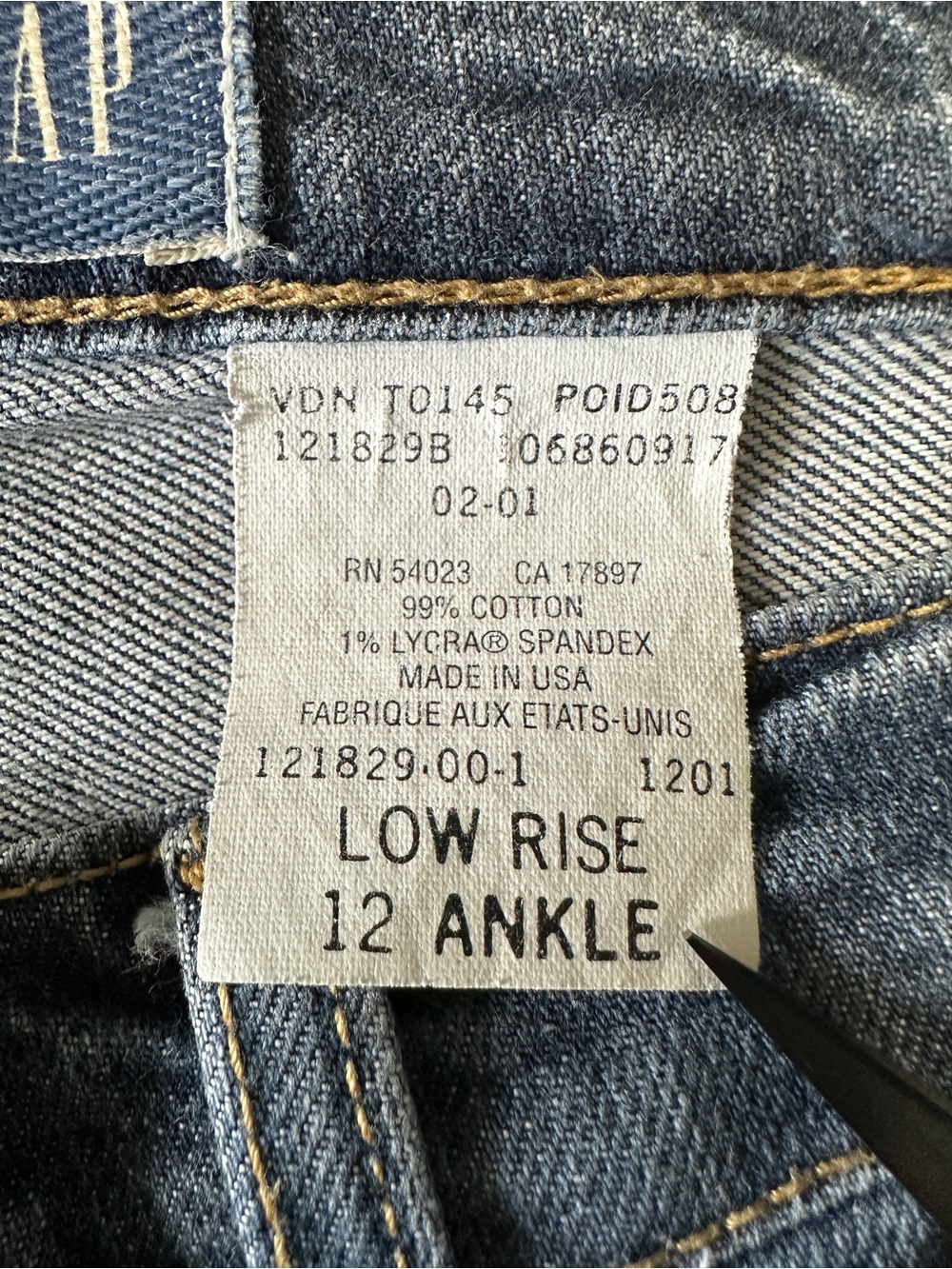 GAP- Low Rise Flare π jeans - Picture 11 of 12